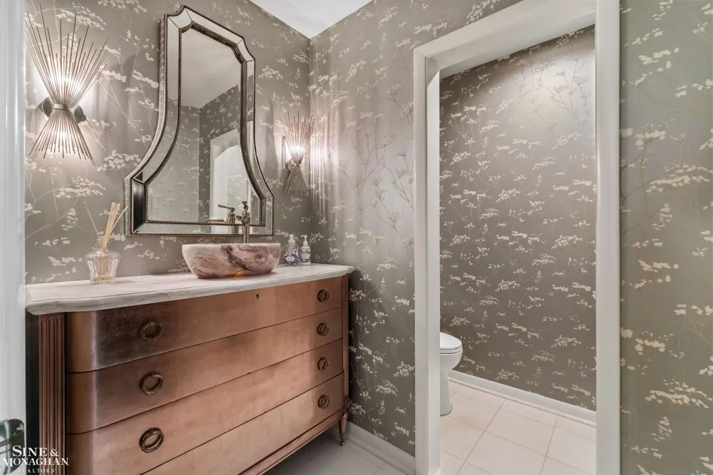 89 Lake Shore Road Grosse Pointe Farms City, MI 48236