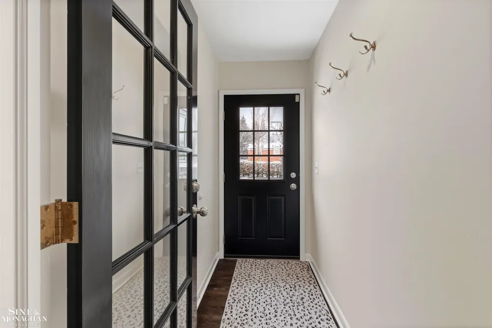 89 Lake Shore Road Grosse Pointe Farms City, MI 48236