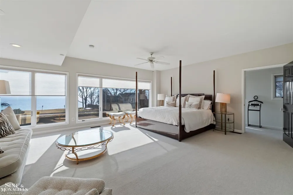 89 Lake Shore Road Grosse Pointe Farms City, MI 48236
