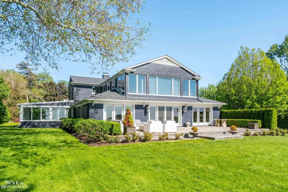 89 Lake Shore Road Grosse Pointe Farms City, MI 48236