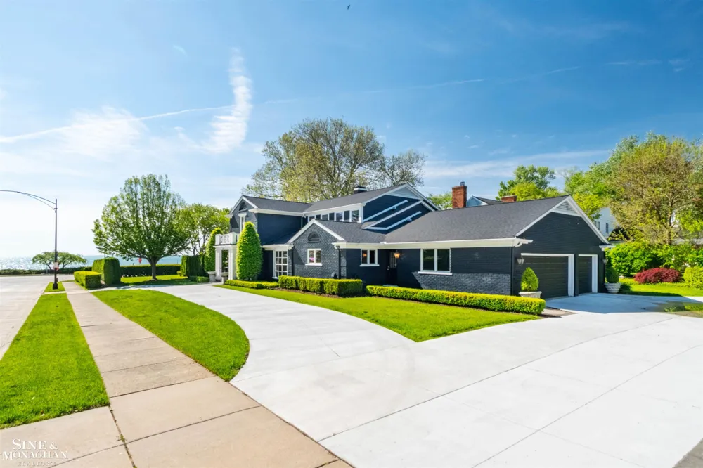 89 Lake Shore Road Grosse Pointe Farms City, MI 48236