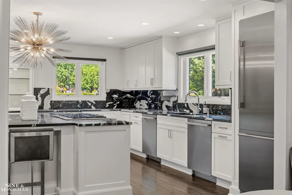 89 Lake Shore Road Grosse Pointe Farms City, MI 48236