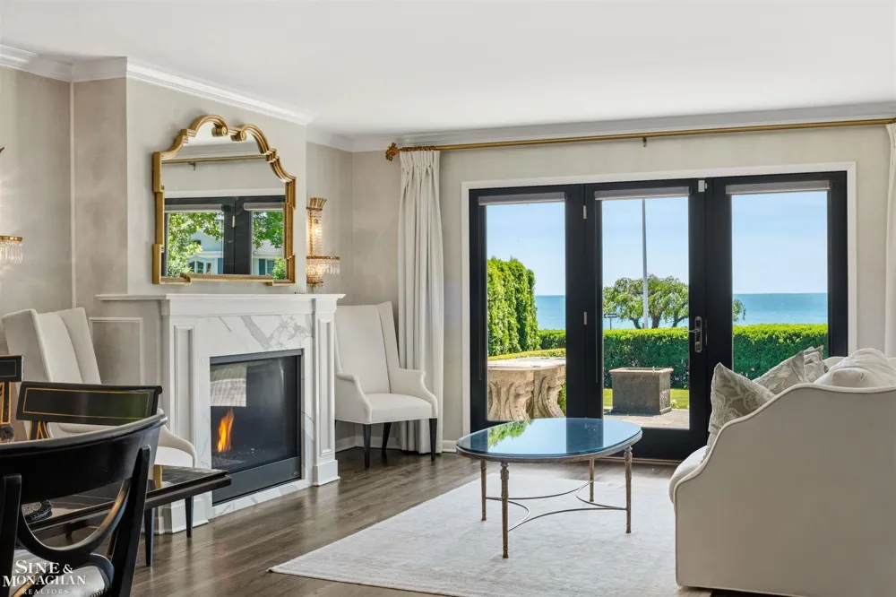 89 Lake Shore Road Grosse Pointe Farms City, MI 48236