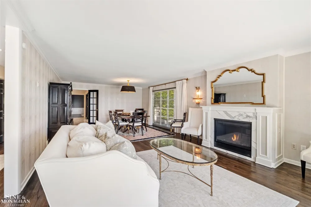 89 Lake Shore Road Grosse Pointe Farms City, MI 48236