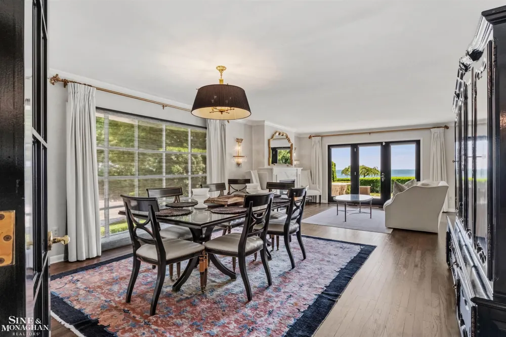 89 Lake Shore Road Grosse Pointe Farms City, MI 48236