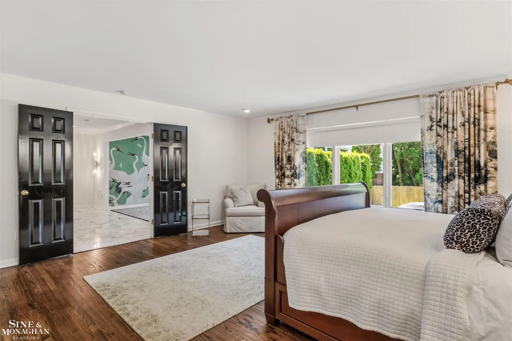 89 Lake Shore Road Grosse Pointe Farms City, MI 48236
