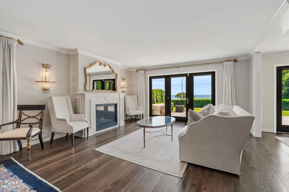 89 Lake Shore Road Grosse Pointe Farms City, MI 48236