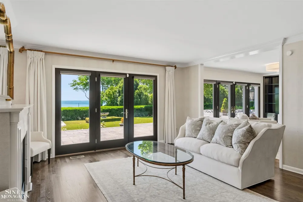 89 Lake Shore Road Grosse Pointe Farms City, MI 48236