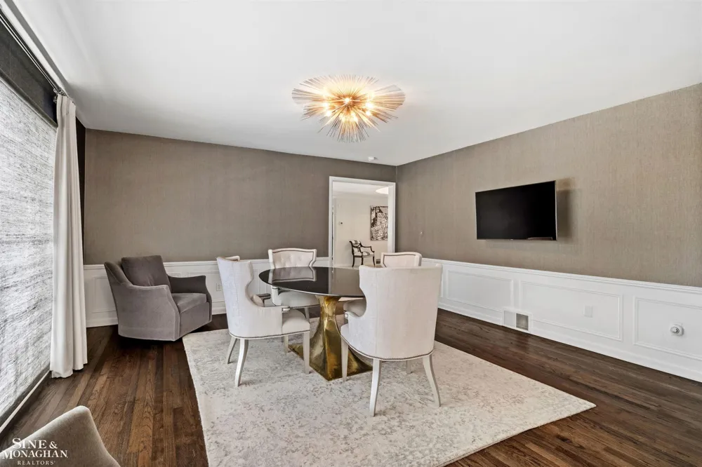 89 Lake Shore Road Grosse Pointe Farms City, MI 48236