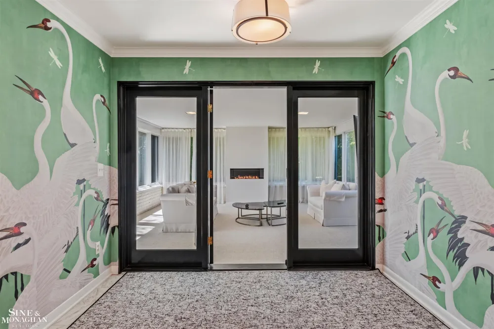 89 Lake Shore Road Grosse Pointe Farms City, MI 48236