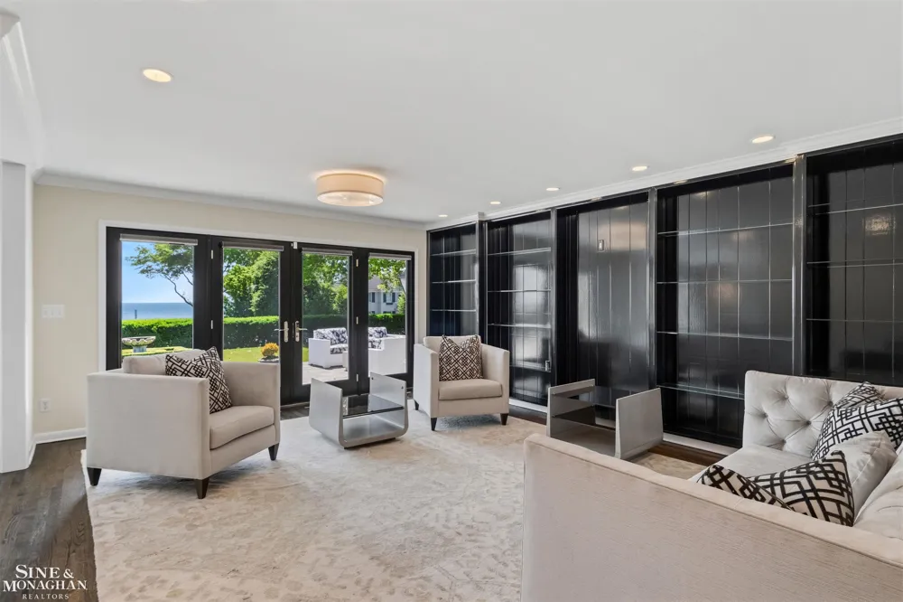 89 Lake Shore Road Grosse Pointe Farms City, MI 48236