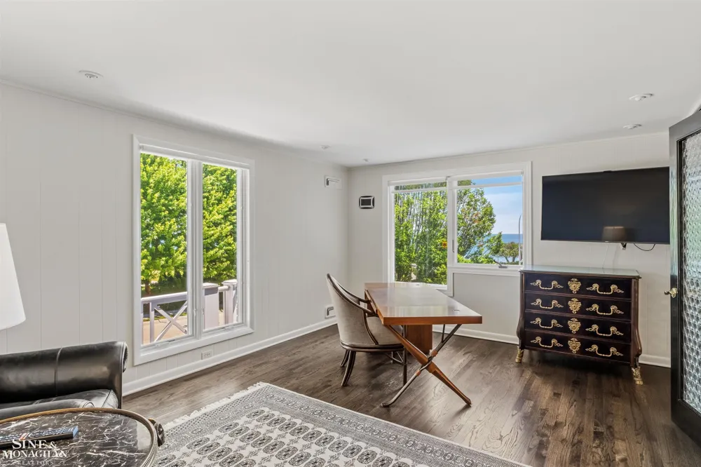 89 Lake Shore Road Grosse Pointe Farms City, MI 48236