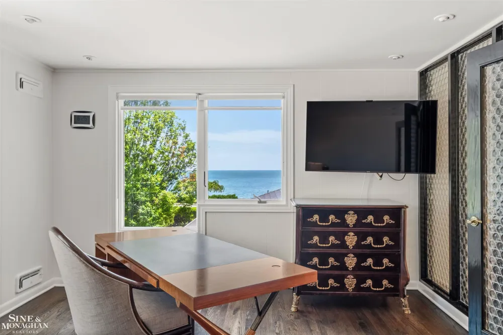 89 Lake Shore Road Grosse Pointe Farms City, MI 48236