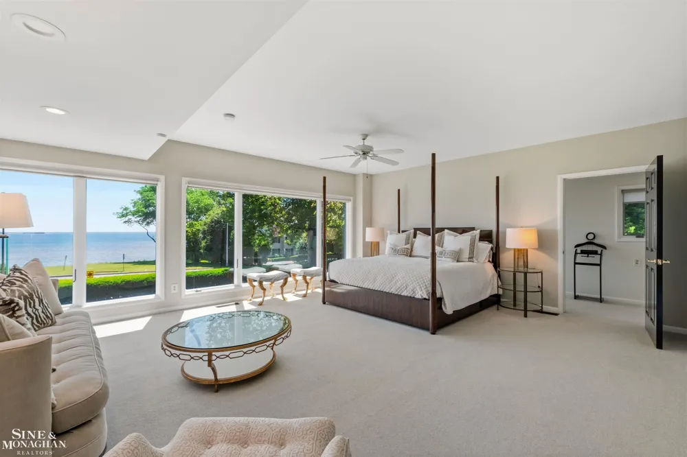 89 Lake Shore Road Grosse Pointe Farms City, MI 48236