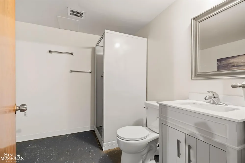 89 Lake Shore Road Grosse Pointe Farms City, MI 48236
