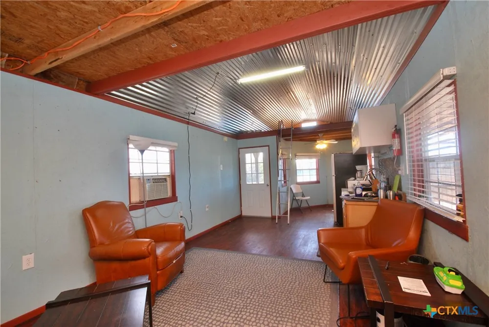 4850 Burke Road Flatonia, TX 78941
