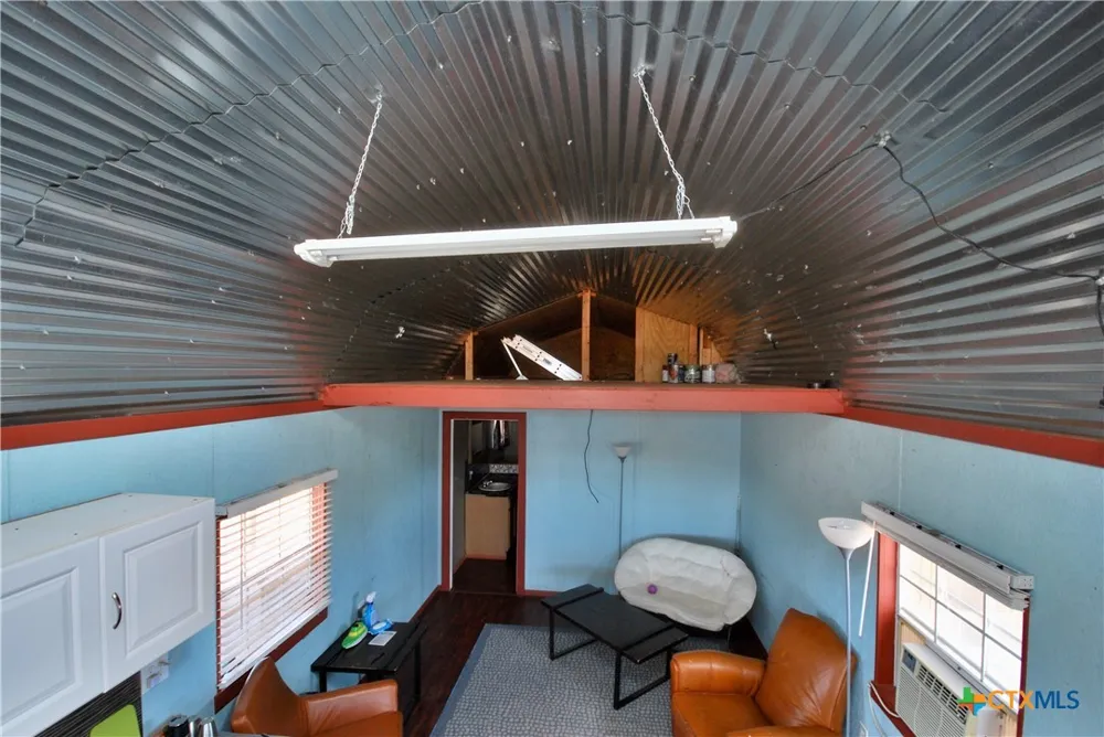 4850 Burke Road Flatonia, TX 78941