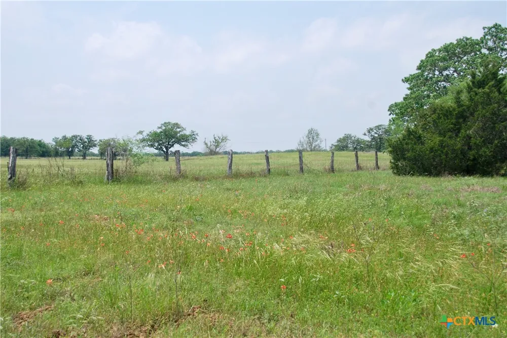 4850 Burke Road Flatonia, TX 78941