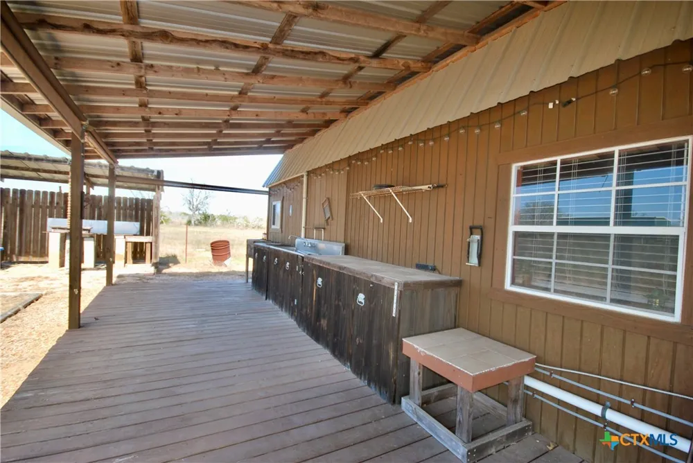 4850 Burke Road Flatonia, TX 78941