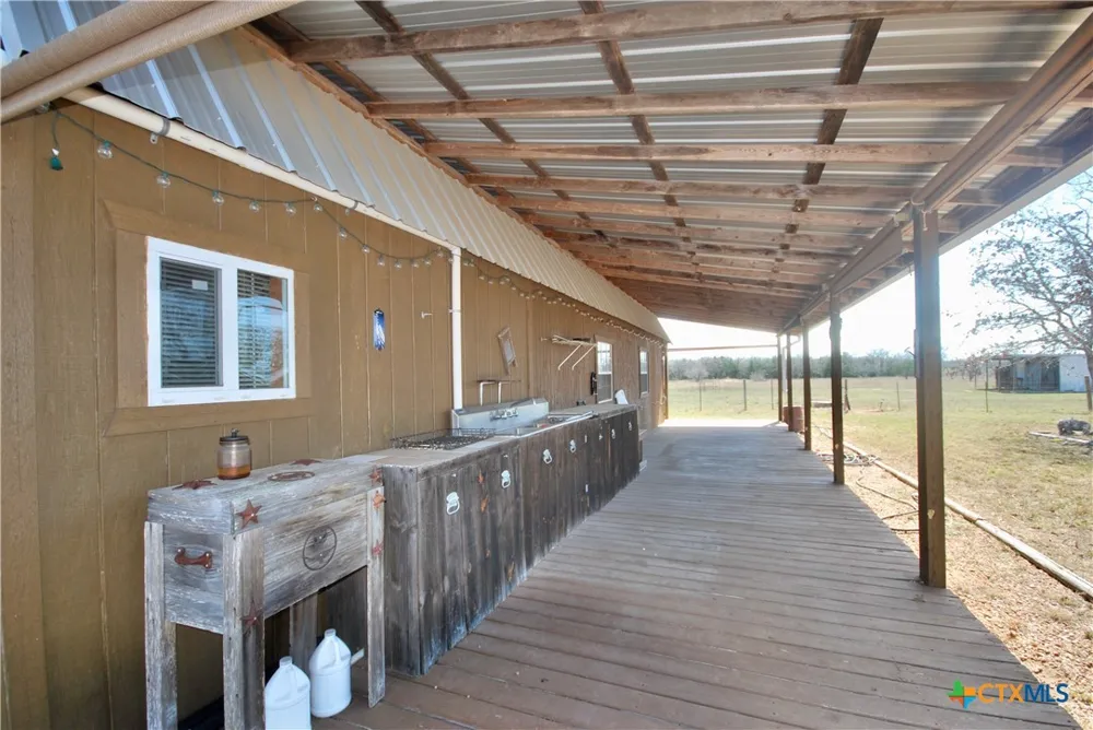 4850 Burke Road Flatonia, TX 78941