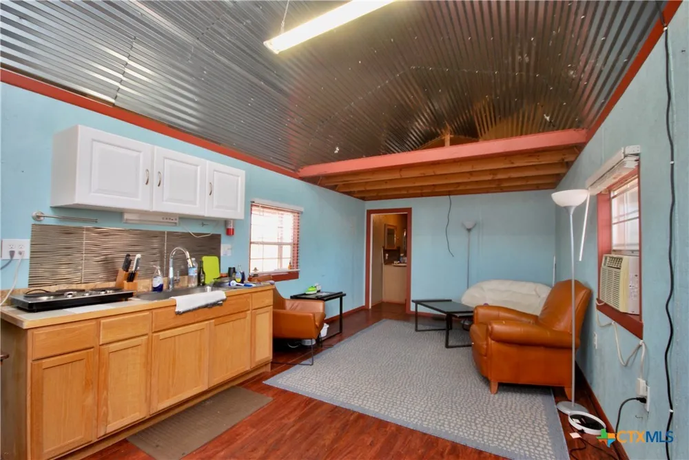 4850 Burke Road Flatonia, TX 78941