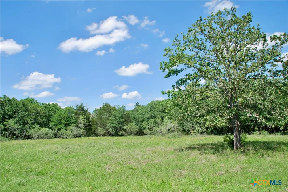 4850 Burke Road Flatonia, TX 78941
