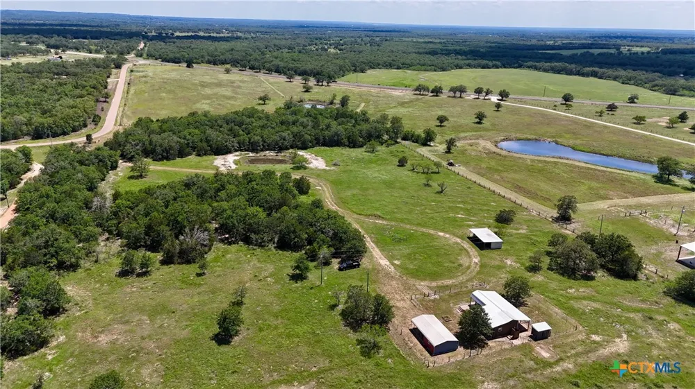 4850 Burke Road Flatonia, TX 78941