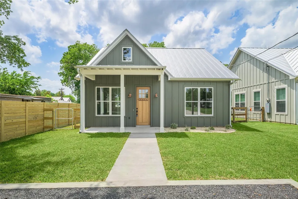 741 Pecan Street New Ulm, TX 78950