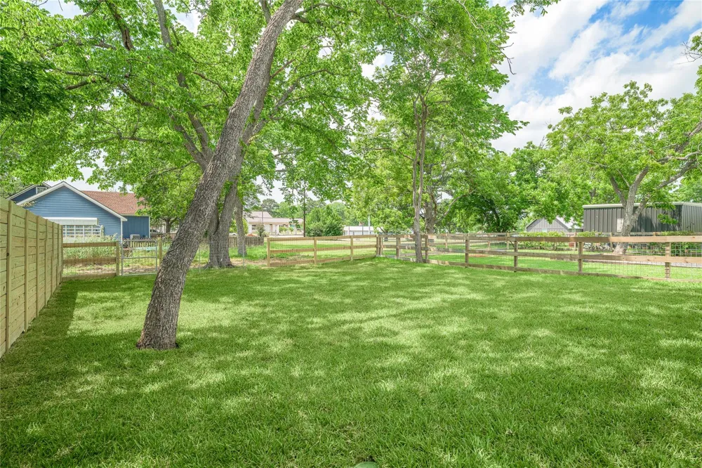 741 Pecan Street New Ulm, TX 78950