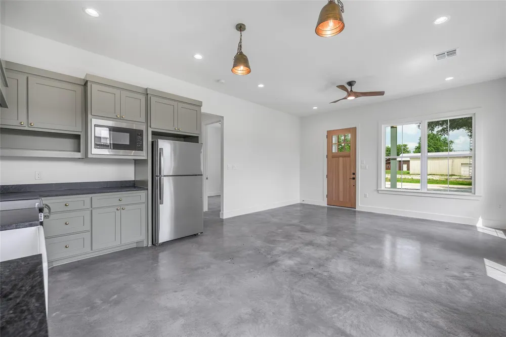 741 Pecan Street New Ulm, TX 78950