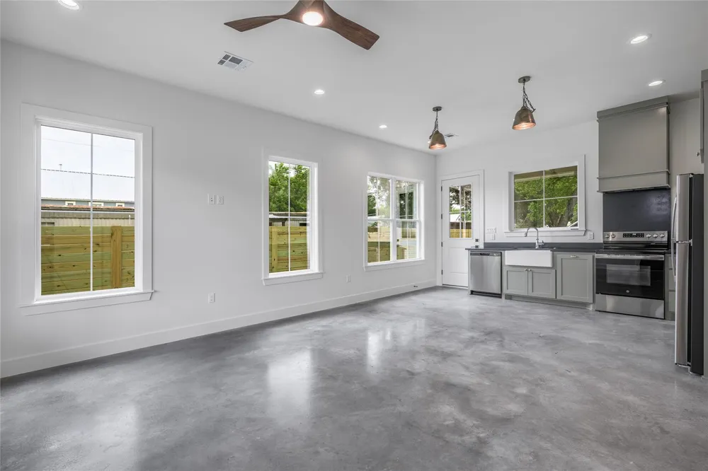 741 Pecan Street New Ulm, TX 78950