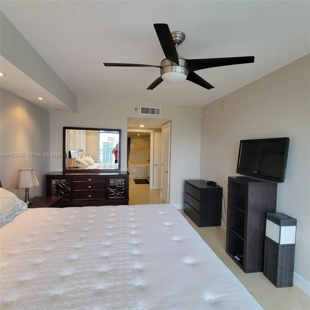 1850 S Ocean Dr #3007 Hallandale Beach, FL 33009