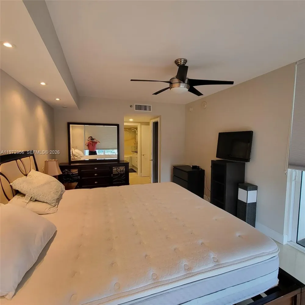 1850 S Ocean Dr #3007 Hallandale Beach, FL 33009