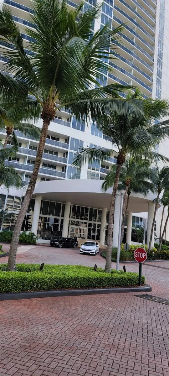 1850 S Ocean Dr #3007 Hallandale Beach, FL 33009