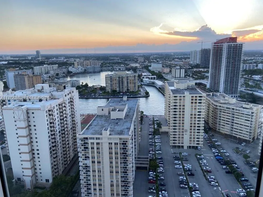 1850 S Ocean Dr #3007 Hallandale Beach, FL 33009