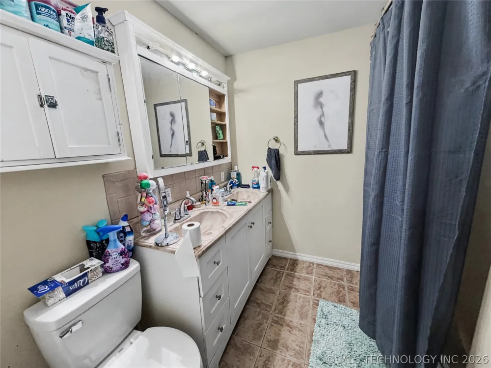 13410 W 750 ROAD Tahlequah, OK 74464