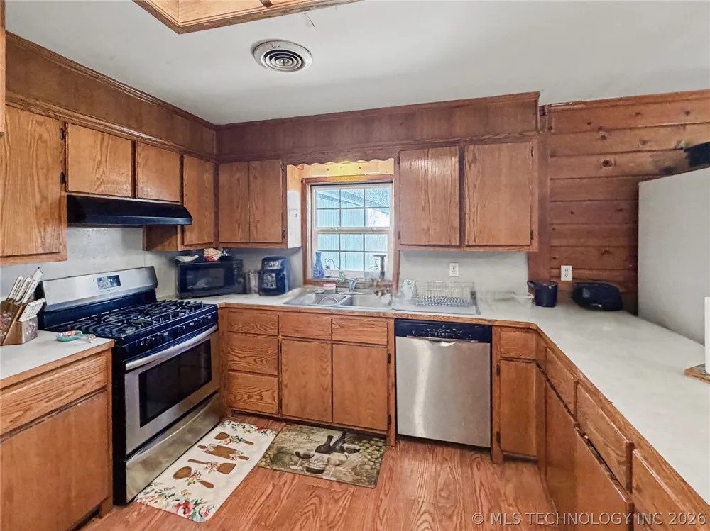 13410 W 750 ROAD Tahlequah, OK 74464