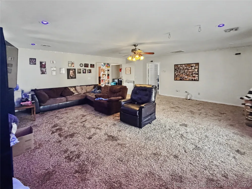 13410 W 750 ROAD Tahlequah, OK 74464