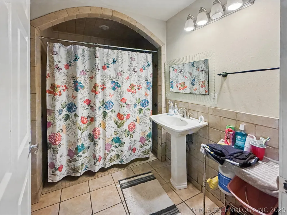 13410 W 750 ROAD Tahlequah, OK 74464