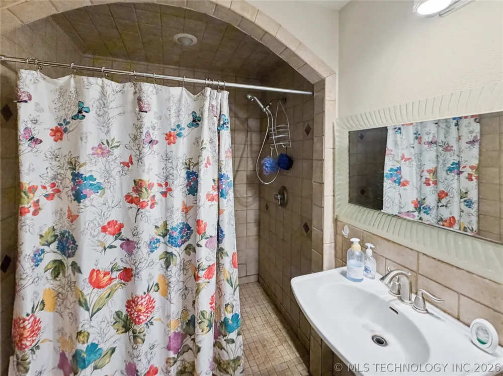 13410 W 750 ROAD Tahlequah, OK 74464