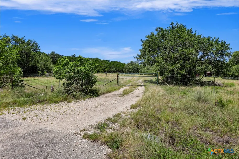 101 Purple Sage Street Driftwood, TX 78619