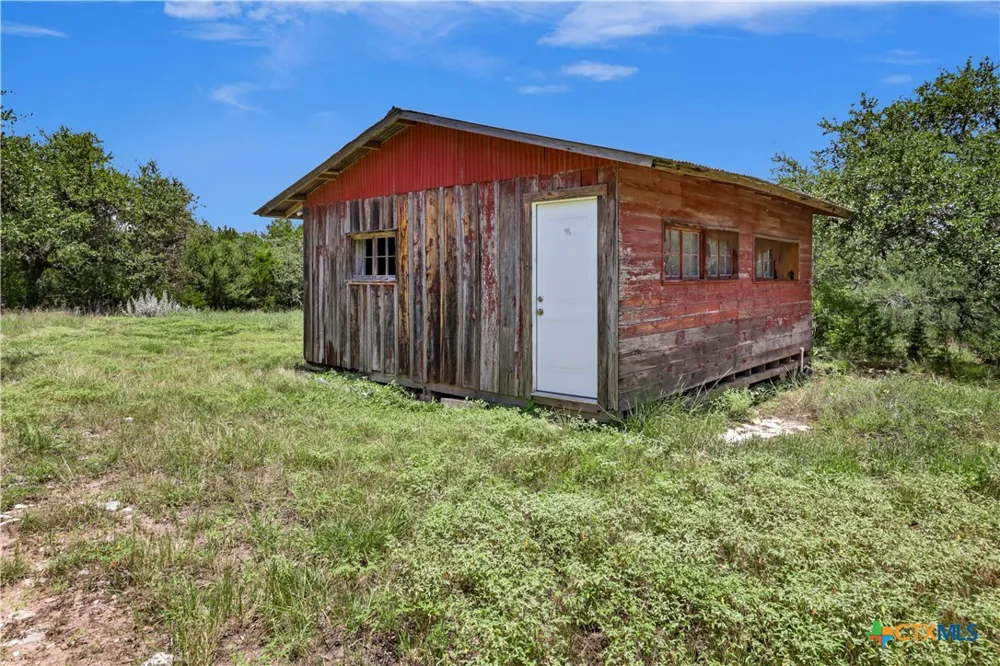 101 Purple Sage Street Driftwood, TX 78619
