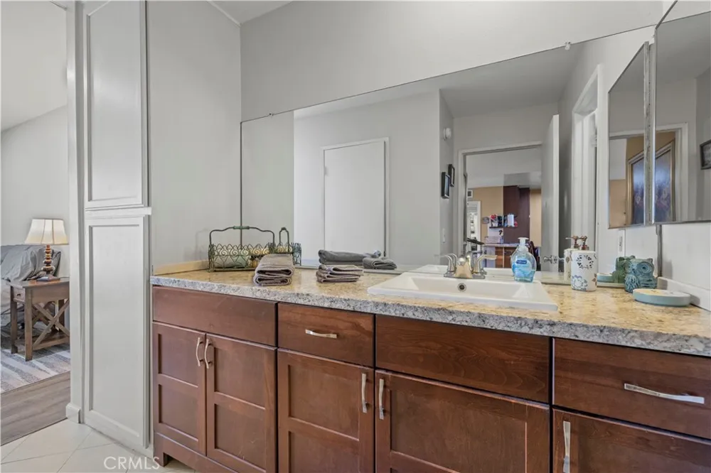 23515 Lyons Avenue #277 Valencia, CA 91355