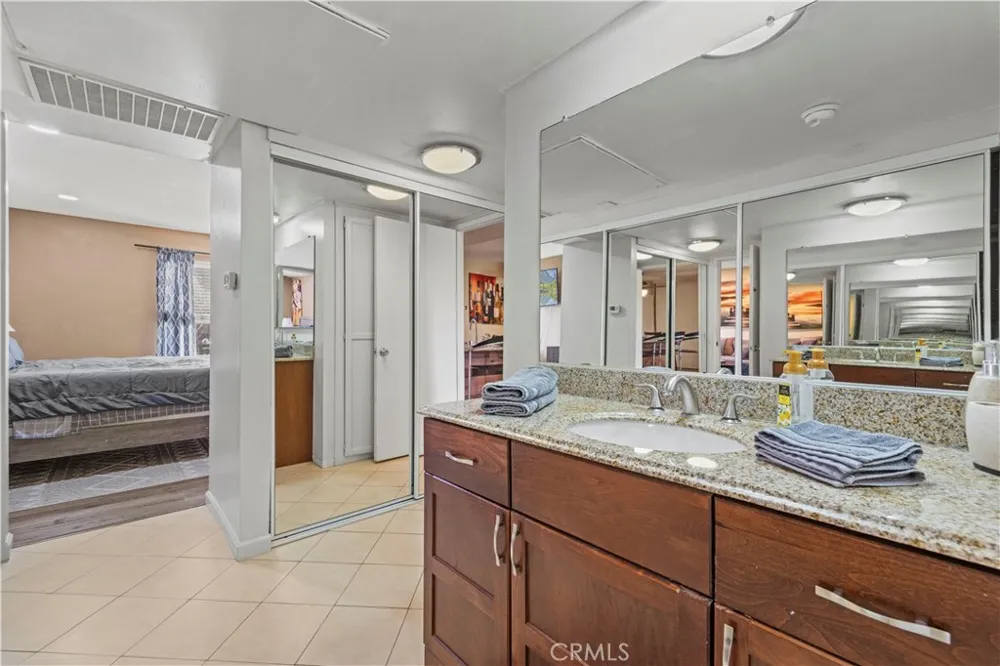 23515 Lyons Avenue #277 Valencia, CA 91355