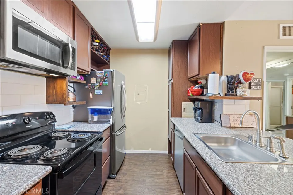 23515 Lyons Avenue #277 Valencia, CA 91355