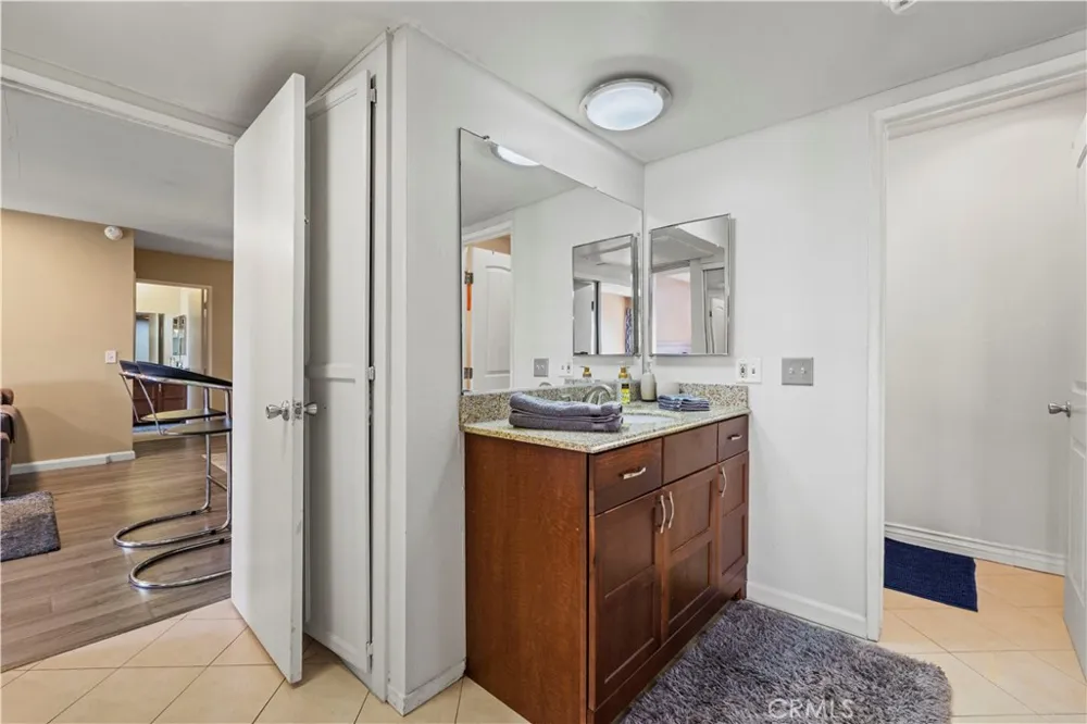 23515 Lyons Avenue #277 Valencia, CA 91355