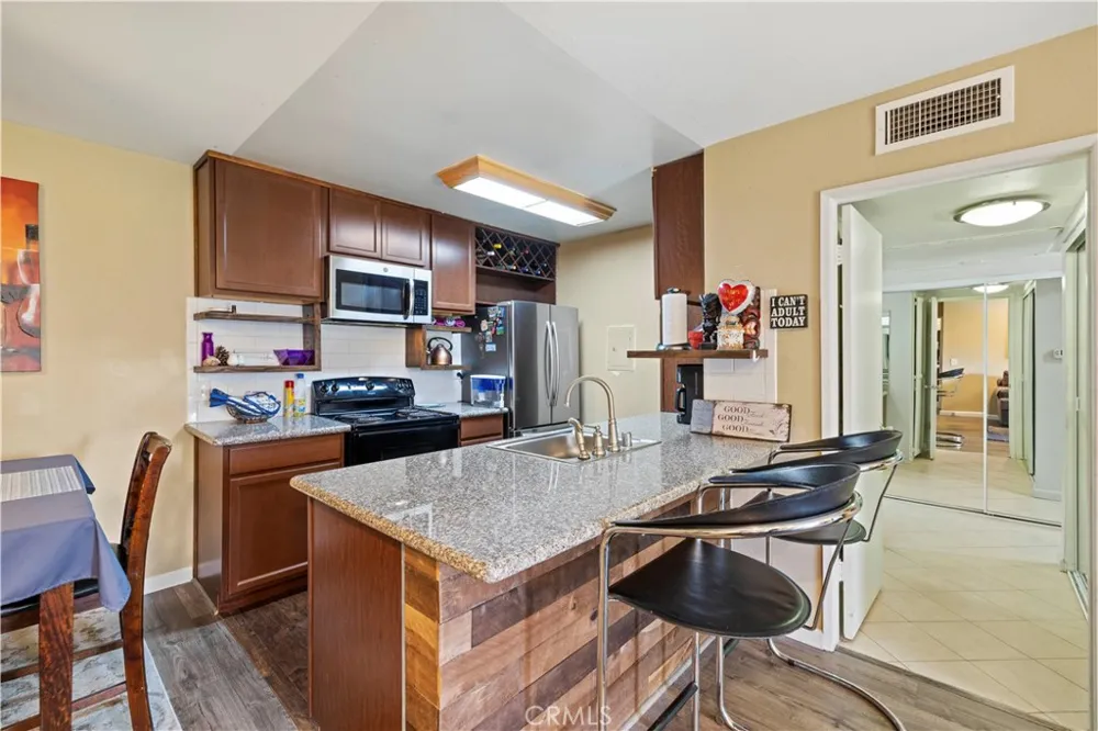 23515 Lyons Avenue #277 Valencia, CA 91355
