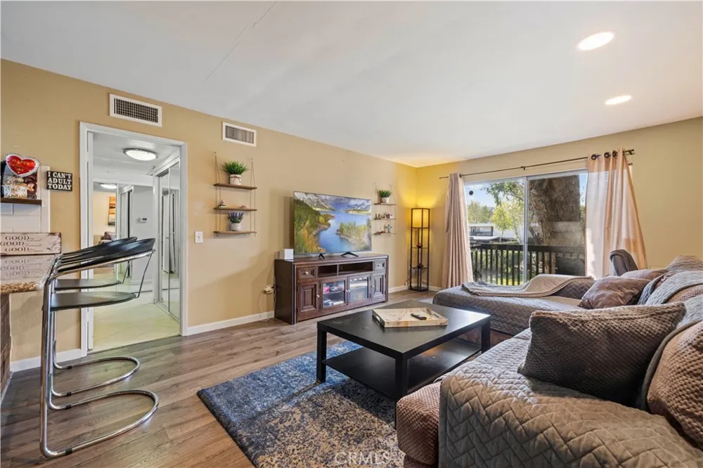 23515 Lyons Avenue #277 Valencia, CA 91355