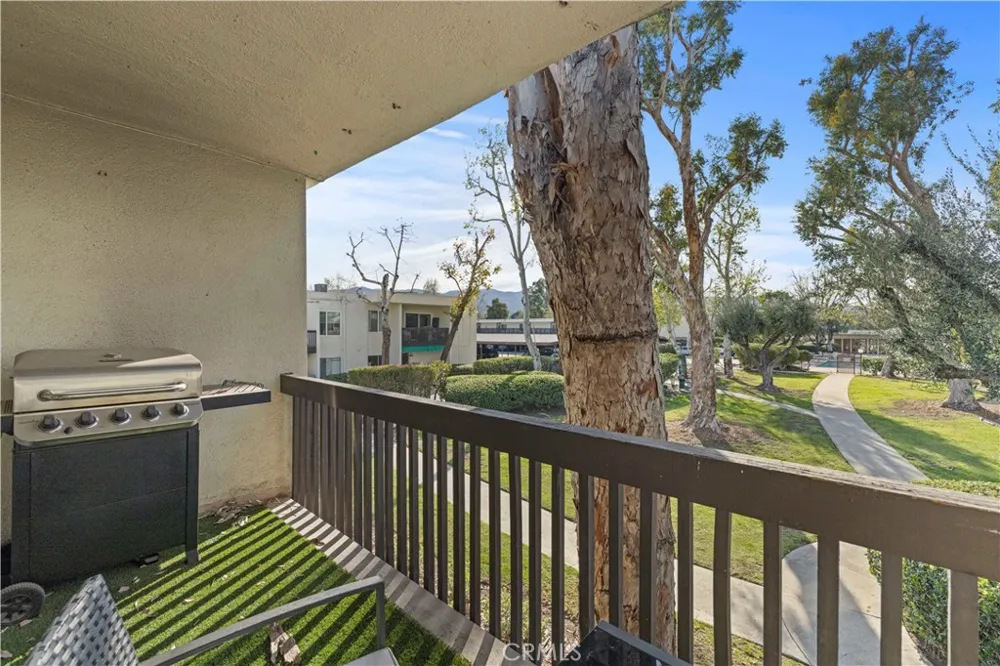 23515 Lyons Avenue #277 Valencia, CA 91355