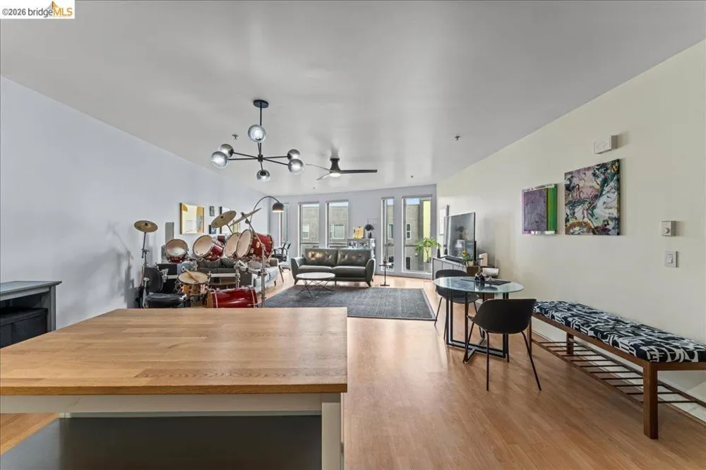 1201 Pine St #354 Oakland, CA 94607